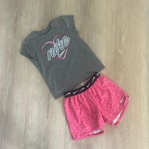 Youth Girls Nike Outfit M/5-6